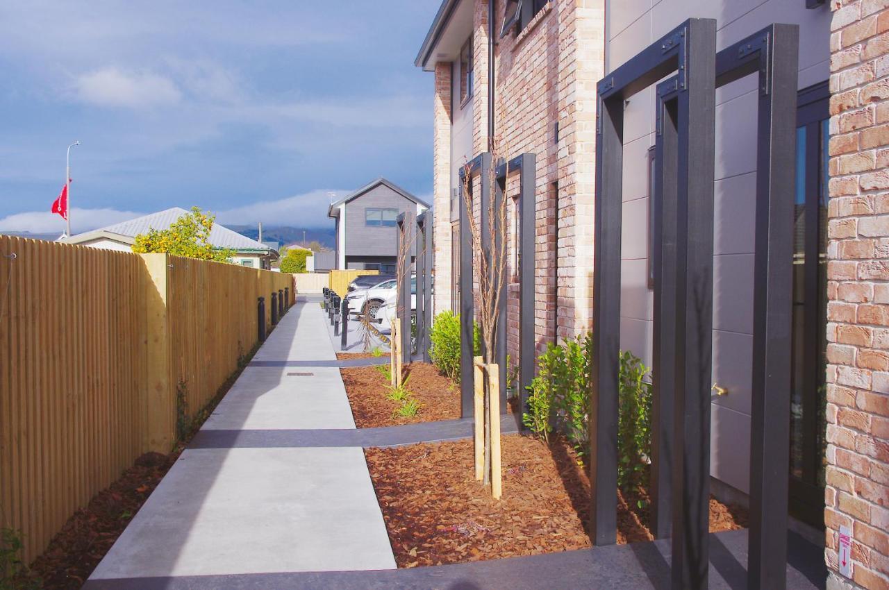 Close To Arena And One Kilometer From Railway Station Onsite Ev Car Park Christchurch Kültér fotó